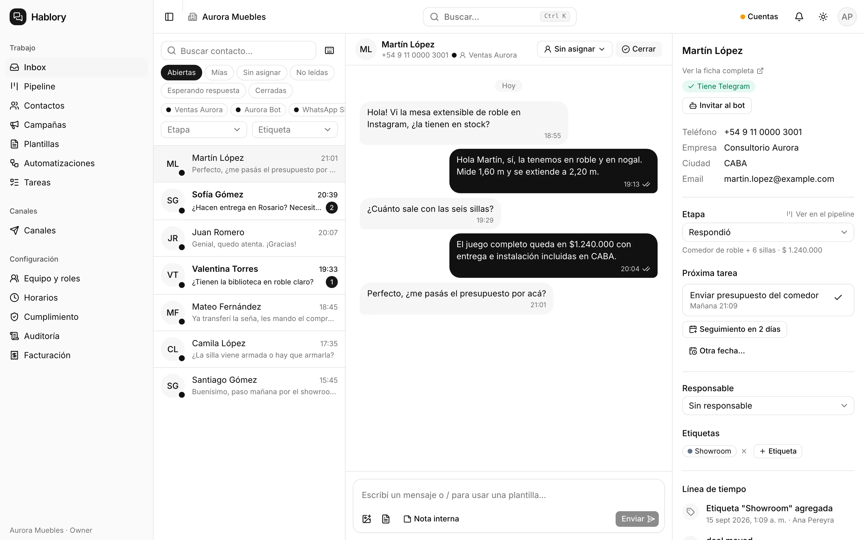 Bandeja de entrada de Hablory con la lista de conversaciones, el chat abierto y la ficha del contacto